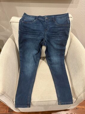 Classic Mid-Rise Dark Blue Women’s Jeans